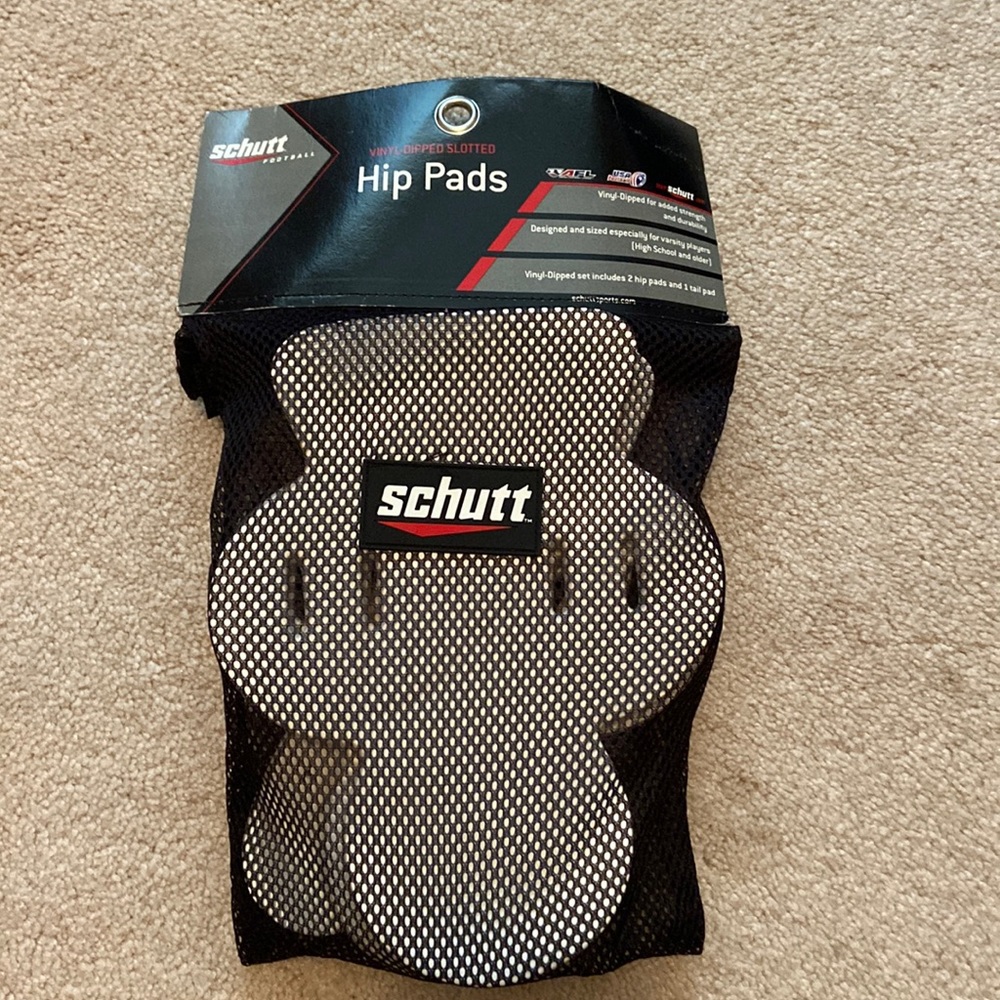 Schutt Hip pads &. 1 tail pad, new never used